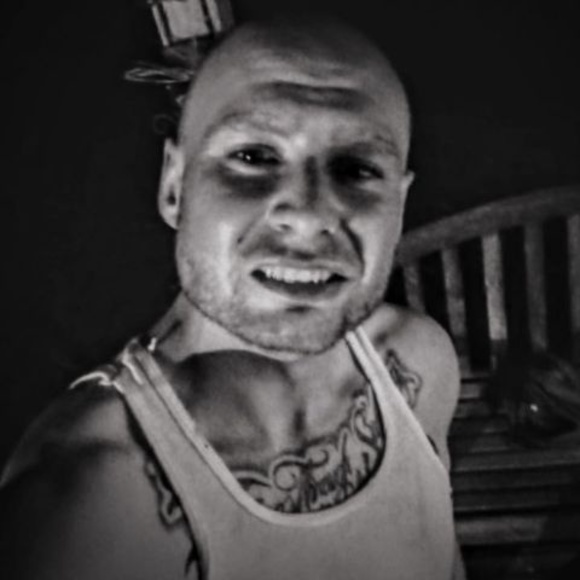 Meet your Posher, Ellis - Picture 1 of 1